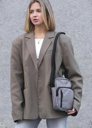 Месенджер without basic gray woman 4