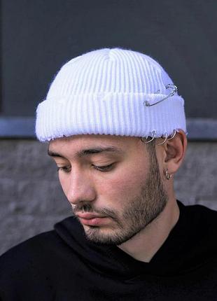 Рваная шапка бини without destroyed белая man