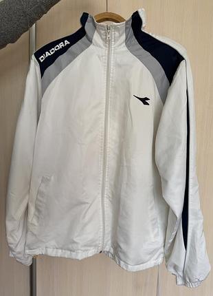 Легенька куртка вітрівка diadora