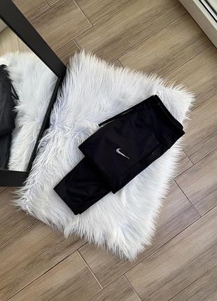 Спортивні капрі nike