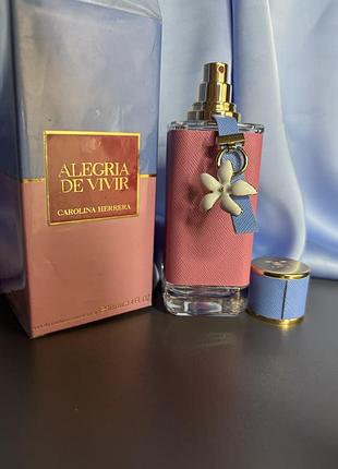 Alegria de vivir carolina herrera — жіночий квітково-деревний мускусний аромат