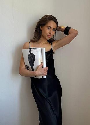 Шикарна шовкова/сатинова сукня в білизняному стилі ,надзвичайно якісна
