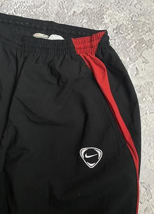 Чоловічі вінтажні нейлонові штани nike в розмірі м
