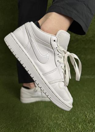 Nike jordan шкіряні жіночі/дівчачі