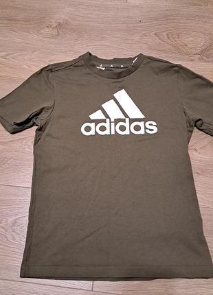Футболка на хлпчиков. фирмы adidas.