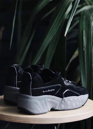 Acne black