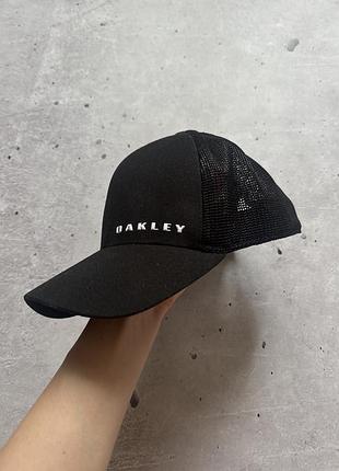 Чоловіча літня кепка з сіточкою oakley розмір one size