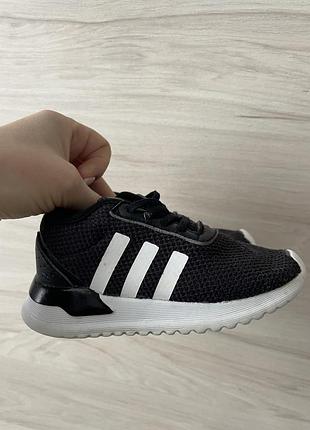 Кросівки adidas 13 см (23)