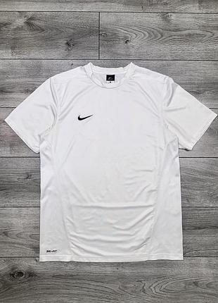 Спортивна чоловіча футболка nike