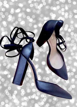 Туфли женские aldo 37,5 38 черные кожаные на высоких толстых каблуках остроносые на завязках