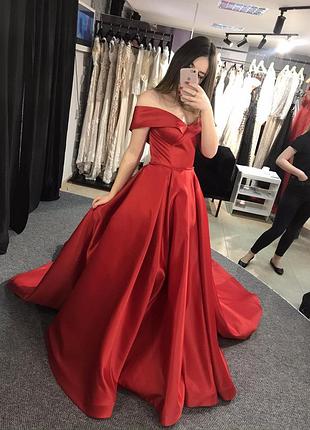 Красное, атласное вечернее платье ❣️