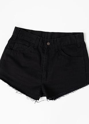 Жіночі, джинсові міні шорти levis 524 у чорному кольорі. стильна, вінтажна модель із низькою посадкою, застібкою на блискавку