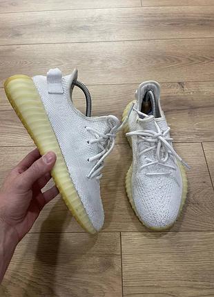 Чоловічі кросівки фірми adidas yeezy boost 350 v2