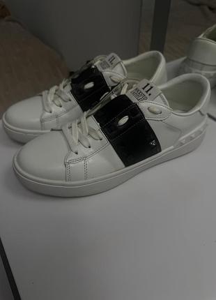 Кросівки valentino garavani rockstud untitled