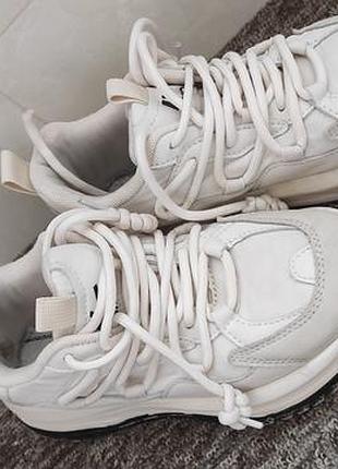 Кросівки колір молоко