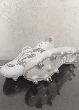 Сороконожки adidas шипованные