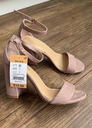 Босоніжки жіночі matalan 36р