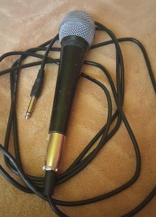 Профессиональный микрофон shure с шнуром