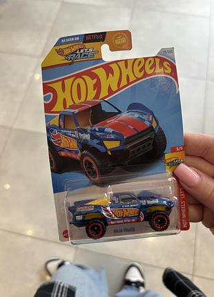 Машинка hot wheels