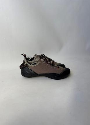Чоловічі скельні туфлі quechua