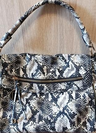 Сумочка зміїний принт river island