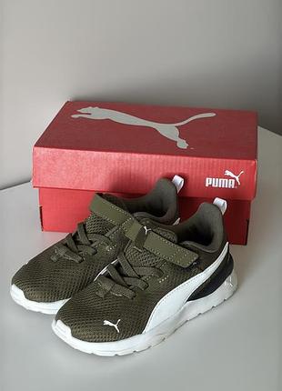 Нові дитячі кросівки puma, оригінал