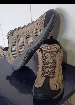 Кроссовки merrell.