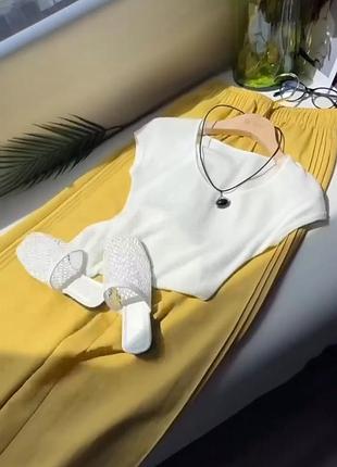 Костюм жіночий з льону на літо