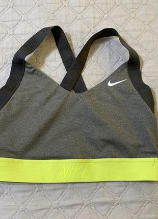 Спортивный топ nike