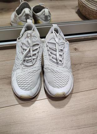 Белые женские кроссовки nike air max 270