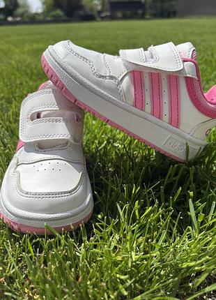 Кеди adidas на дівчинку