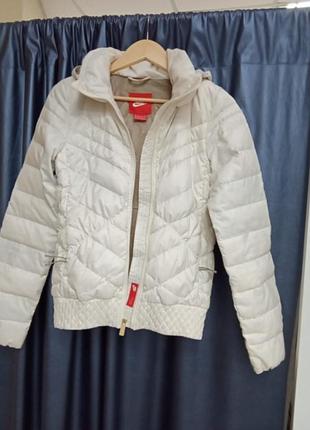 Женский пуховик nike xs.