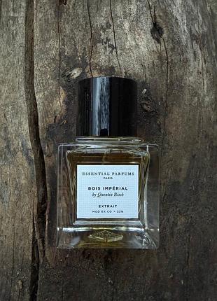 Розпив bois imperial extrait від essential parfums