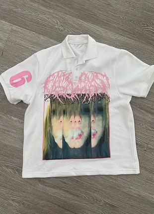 Біла сорочка-поло з рожевим гранж-принтом / streetwear / cyber y2k