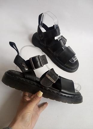 Кожаные босоножки dr. martens