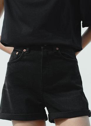 Джинсові шорти mom fit bermuda
зі стрейчем zara