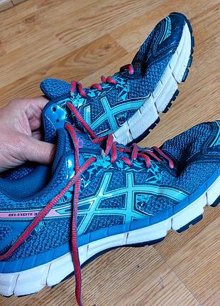 Кроссовки asics р 39(25.5см)