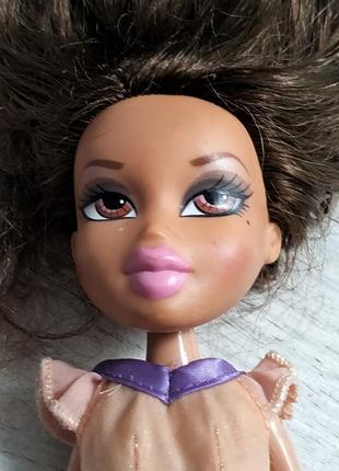 Кукла bratz yasmin world house) из серии fashion pixiez, mga entertainment.