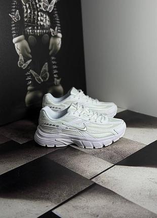 Nike initiator white/silver