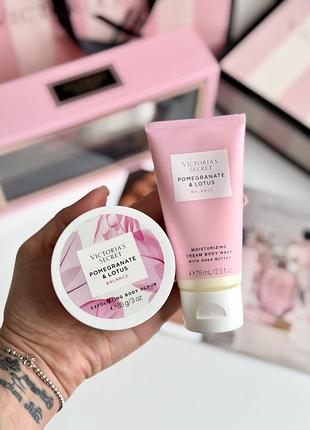 Крем гель для душу та скраб для тіла pomegranate lotus victoria’s secret