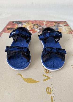 Спортивные босоножки размер 23 clarks