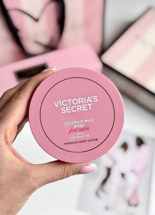 Скраб для тіла coconut milk rose victoria’s secret