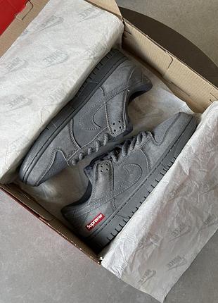 Nike sb dunk low x supreme grey 2