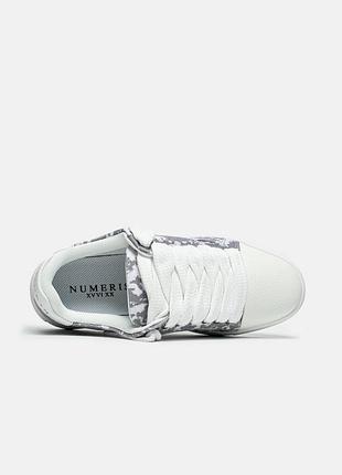 Numeris acrylic black white 6
