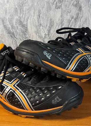 Оригінальні кросівки asics