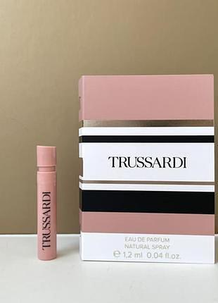 Парфумована вода trussardi feminine 1,2 мл (пробник)