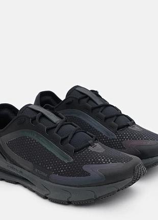 Чорні кросівки для бігу under armour hovr sonic 5 storm