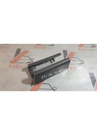 Кришка кронштейна сидіння переднього права 87507jg00a nissan x-trail t31 diesel 2007-2014