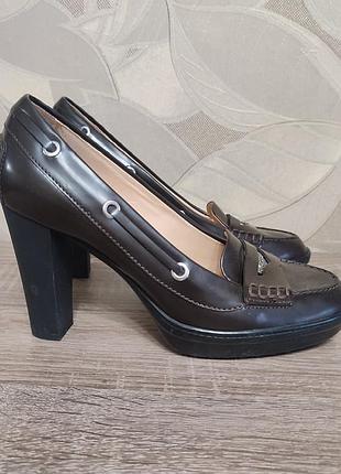 Женские кожаные туфли на каблуке tod's size 371⁄2
