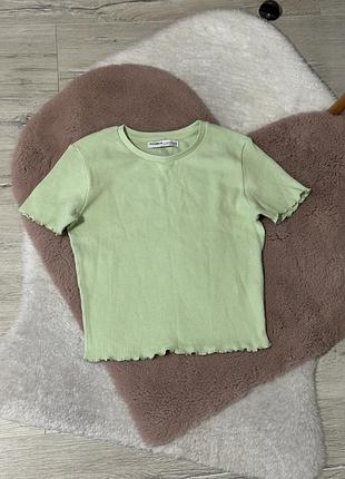 Вкорочена футболочка від pull&bear